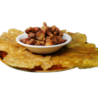 Patacones Con Chicharrón Picado